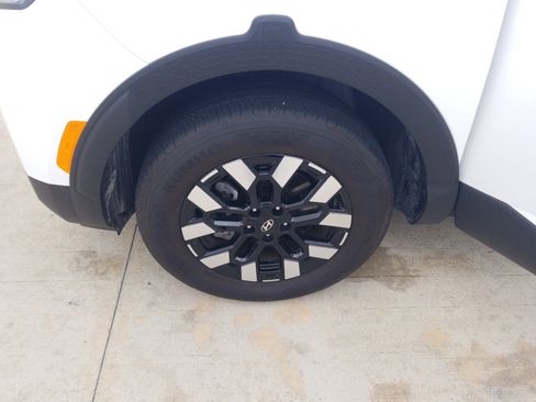 Certified 2025 Hyundai Santa Cruz SE image 21