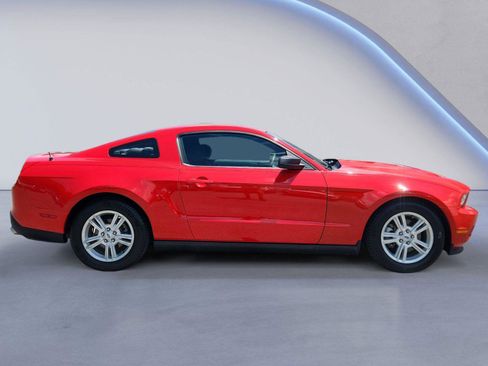 Used 2012 Ford Mustang Coupe RWD image 2