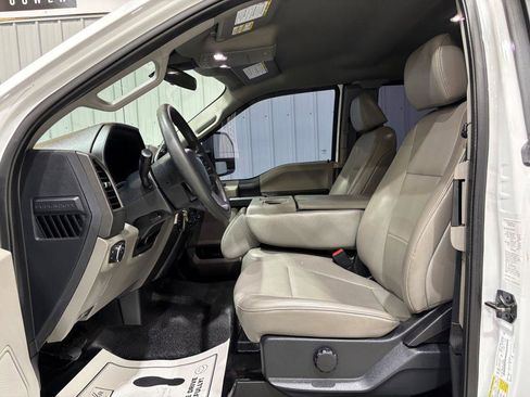 Used 2022 Ford F250 XL w/ Power Equipment Group image 11