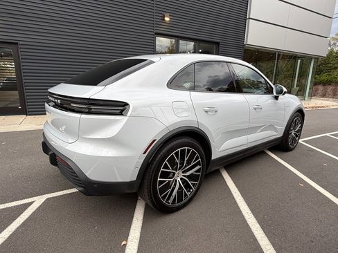 Certified 2024 Porsche Macan 4 Electric image 9