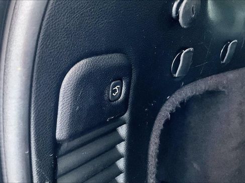 Used 2019 Jeep Grand Cherokee Overland AWD/4WD image 25