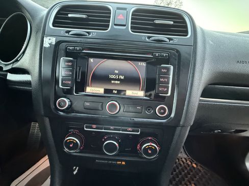 Used 2011 Volkswagen GTI 4-Door image 22