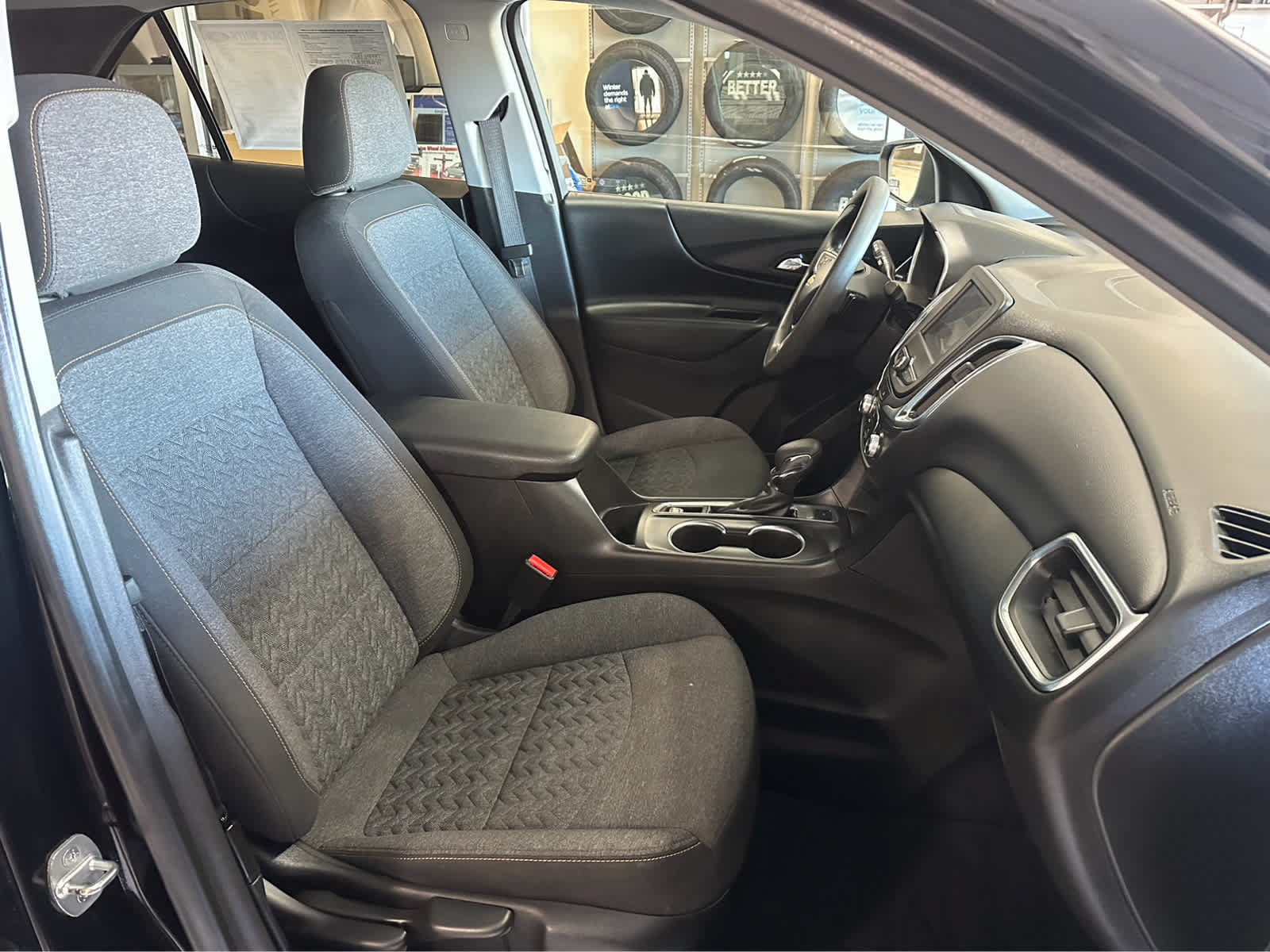 Used 2022 Chevrolet Equinox LT AWD/4WD image 45