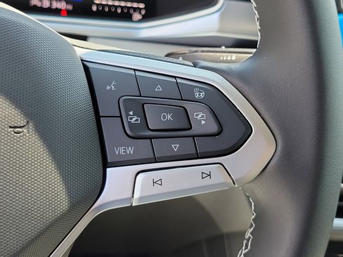 New 2026 Volkswagen Taos SE FWD image 24