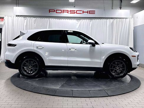 Used 2026 Porsche Cayenne AWD/4WD image 10