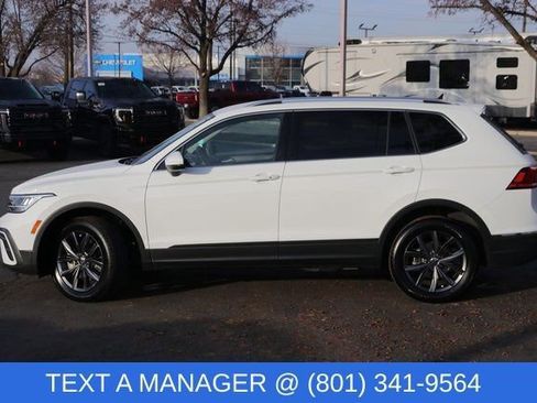 Used 2024 Volkswagen Tiguan SE image 3