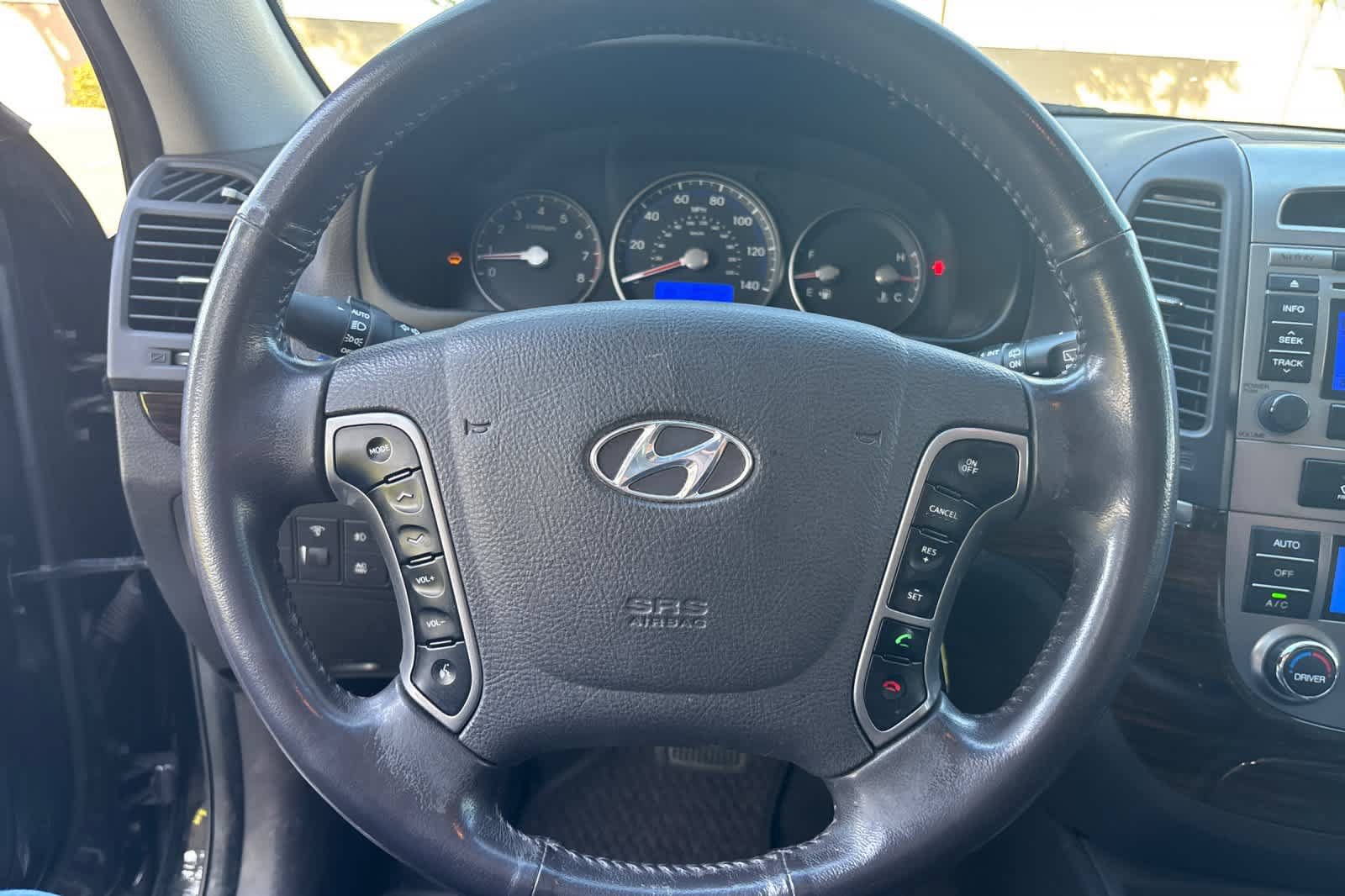 Used 2011 Hyundai Santa Fe Limited AWD/4WD image 23