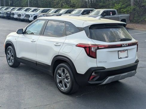 Used 2024 Kia Seltos LX AWD/4WD image 5