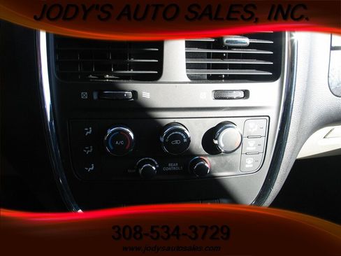 Used 2017 Dodge Grand Caravan SE w/ Power Window Group image 18