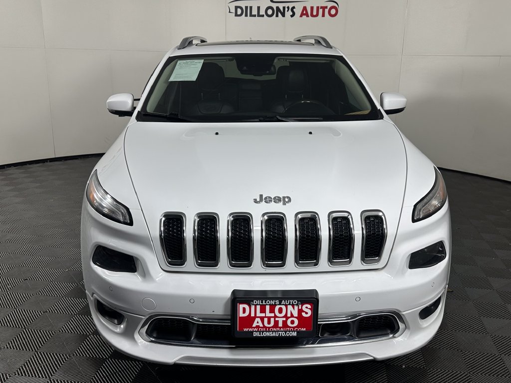 Used 2017 Jeep Cherokee Overland w/ Technology Group AWD/4WD image 11