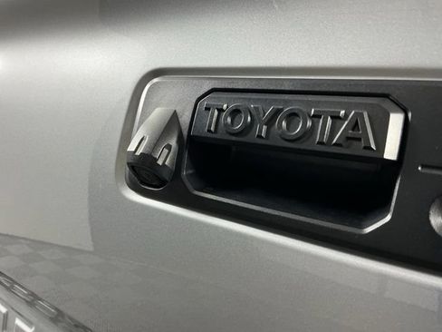 Used 2021 Toyota Tacoma TRD Sport w/ Technology Package AWD/4WD image 8