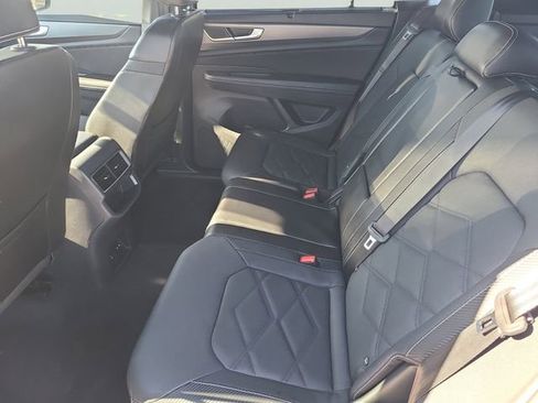 Used 2024 Volkswagen Atlas Cross Sport SE image 14
