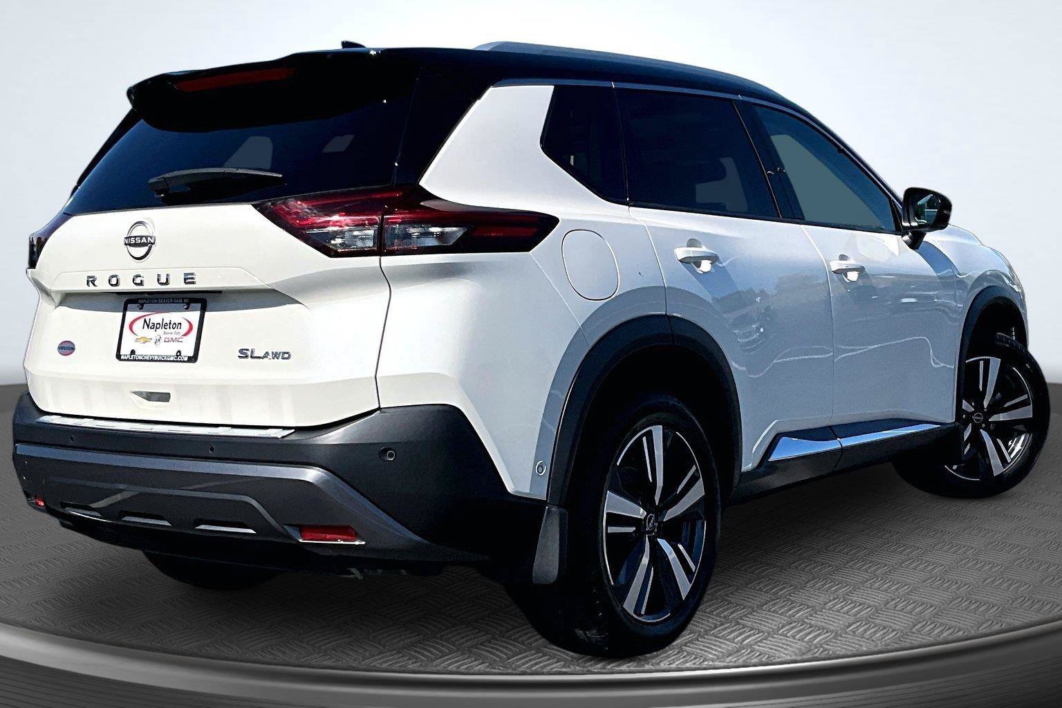 Used 2023 Nissan Rogue SL w/ SL Premium Package AWD/4WD image 2