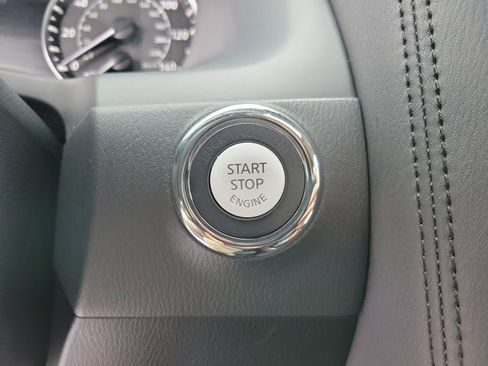 Used 2024 Nissan Armada SL w/ Captain's Chairs Package image 23