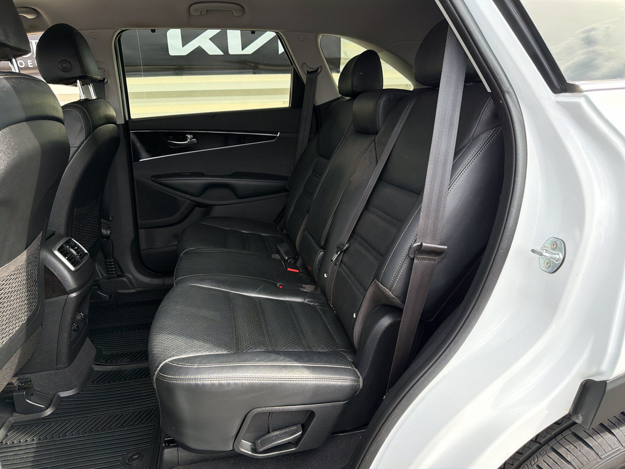 Used 2018 Kia Sorento EX AWD/4WD image 12