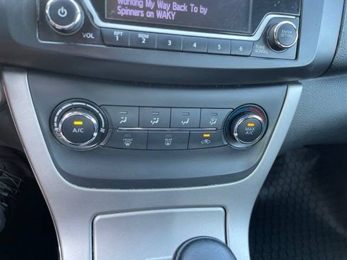 Used 2015 Nissan Sentra SV FWD image 35
