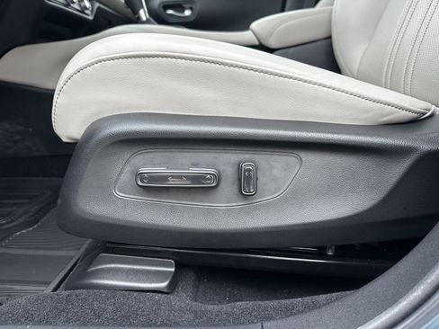 Used 2024 Honda HR-V EX-L image 8