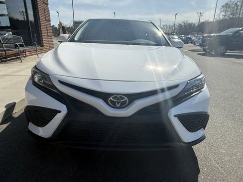 Used 2021 Toyota Camry SE image 9