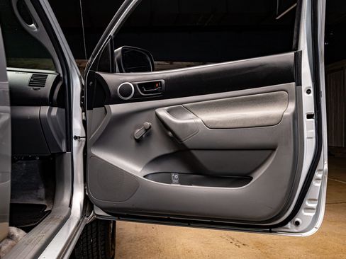 Used 2009 Toyota Tacoma PreRunner image 20