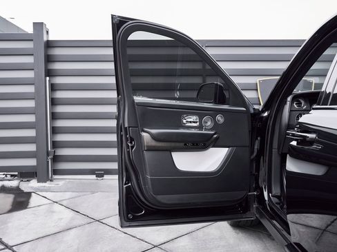 Used 2019 Rolls-Royce Cullinan AWD/4WD image 32