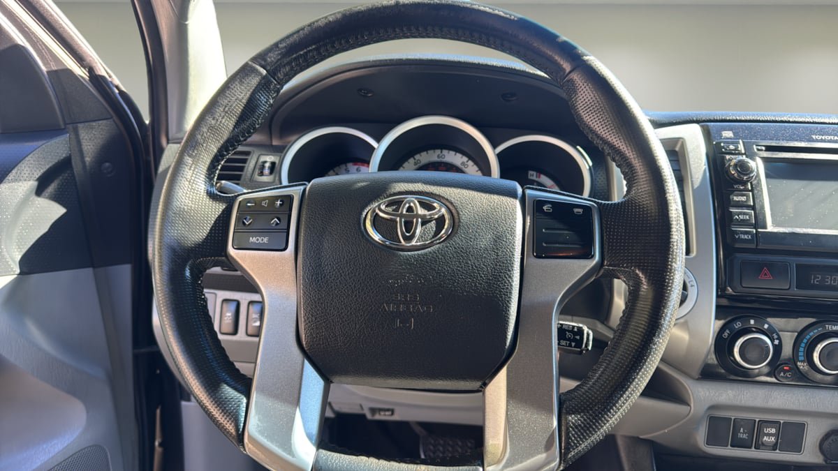 Used 2013 Toyota Tacoma 4x4 Access Cab V6 w/ TRD Off-Road Pkg image 12