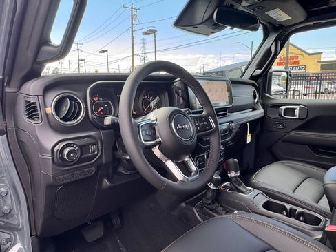 New 2026 Jeep Wrangler Unlimited Sahara AWD/4WD image 12
