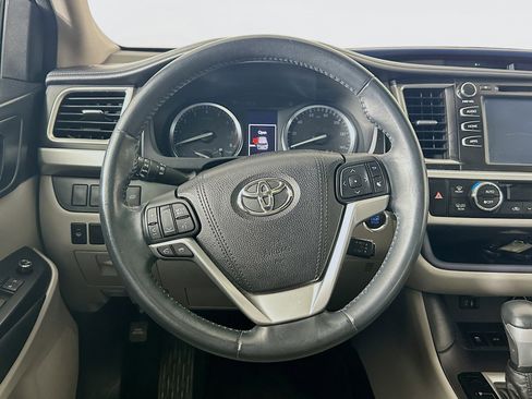 Used 2015 Toyota Highlander XLE image 17