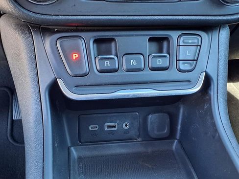 Used 2020 GMC Terrain SLE w/ Driver Convenience Package image 30