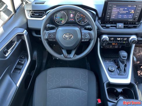 Certified 2021 Toyota RAV4 XLE w/ Carpet Mat Package (TMS) AWD/4WD image 17