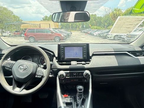 Used 2020 Toyota RAV4 XLE FWD image 7