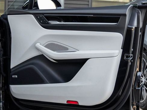 New 2025 Porsche Macan 4 Electric image 89