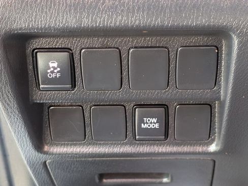 Used 2020 Nissan Pathfinder S FWD image 19