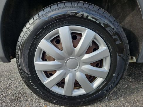 Used 2010 Ford Transit Connect XLT image 23