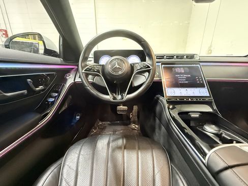 Used 2022 Mercedes-Benz S 500 4MATIC w/ AMG Line Package image 40