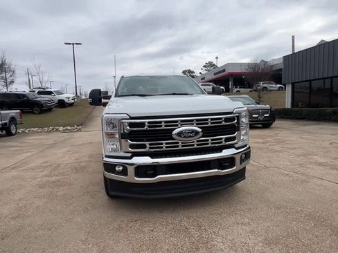 Used 2025 Ford F350 XLT image 9