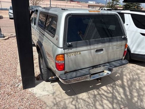 Used 2004 Toyota Tacoma 4x4 Xtracab V6 image 3