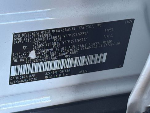 Used 2025 Toyota RAV4 LE image 29