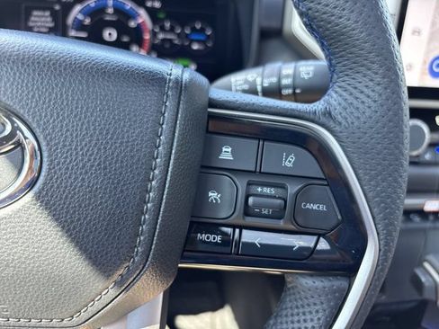 Used 2026 Toyota Sequoia Platinum AWD/4WD image 32