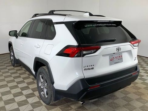 Used 2025 Toyota RAV4 LE AWD/4WD image 12