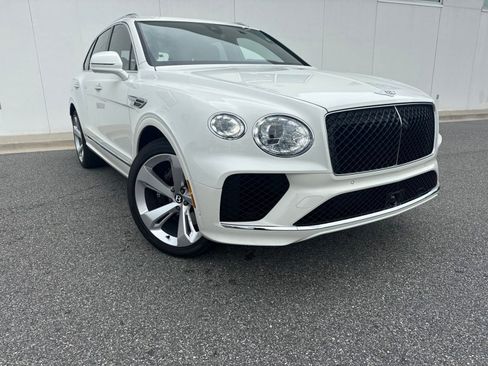 Used 2025 Bentley Bentayga AWD/4WD image 1