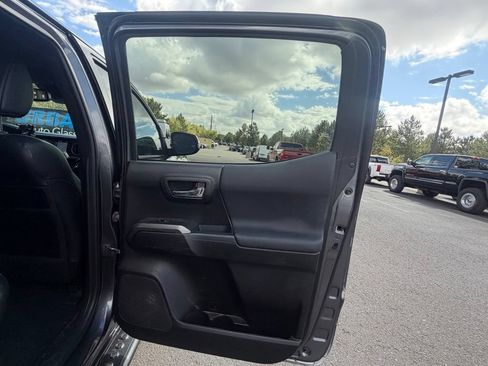 Used 2021 Toyota Tacoma TRD Pro AWD/4WD image 14