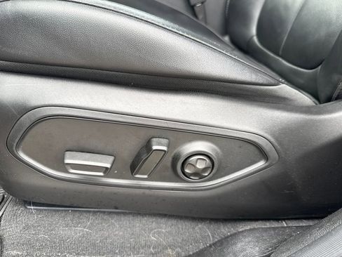 Used 2025 Jeep Grand Cherokee Limited image 7