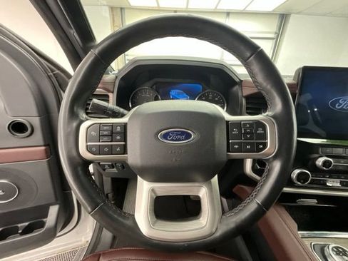Used 2024 Ford Expedition Limited AWD/4WD image 9