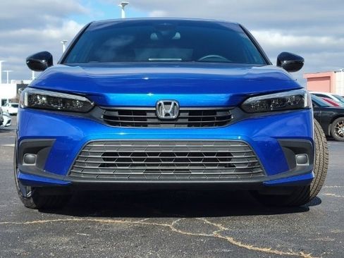 Used 2022 Honda Civic Sport image 2