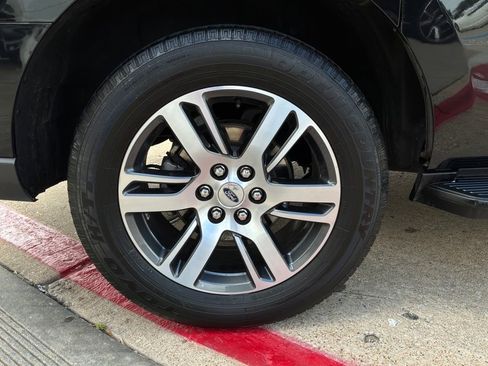 Used 2024 Ford Expedition Max Limited AWD/4WD image 9
