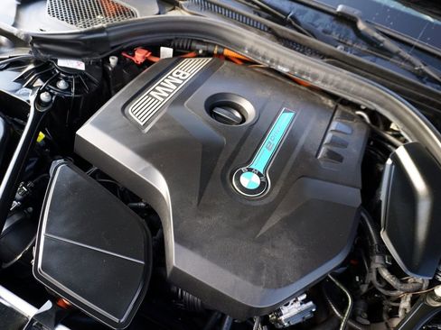 Used 2018 BMW 530e xDrive image 12