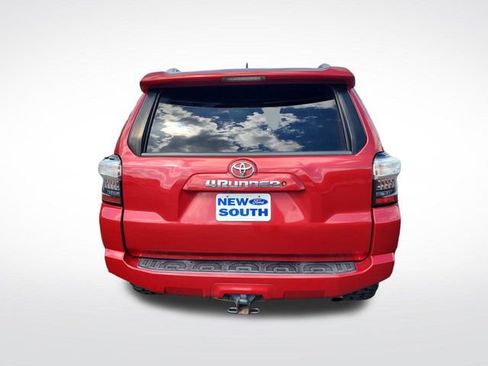 Used 2016 Toyota 4Runner SR5 Premium image 4