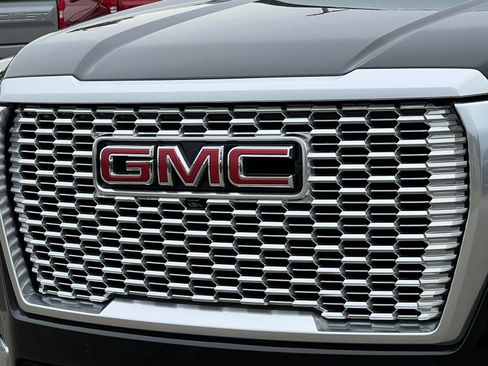 Used 2023 GMC Yukon XL Denali AWD/4WD image 55