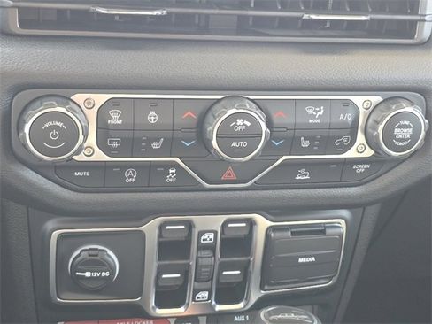 New 2025 Jeep Gladiator Willys image 11