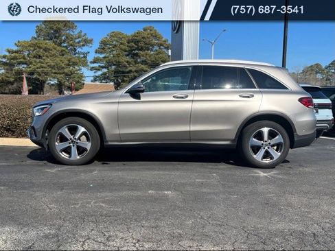 Used 2021 Mercedes-Benz GLC 300 4MATIC image 4